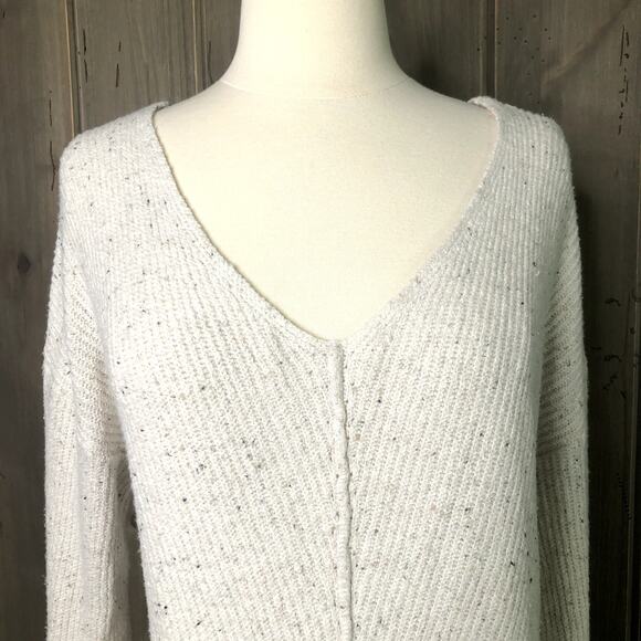 Ruby Moon V-neck soft sweater light cream Large - Picture 10 of 10